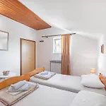 Nena * Brodarica (Sibenik-Knin)
