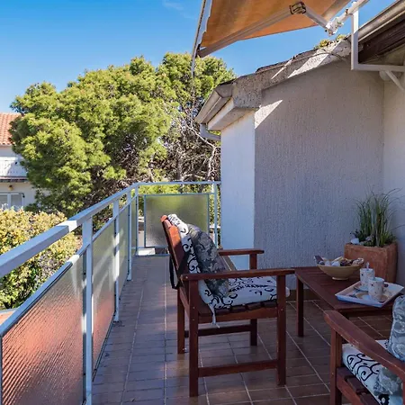 Nena Apartman Brodarica