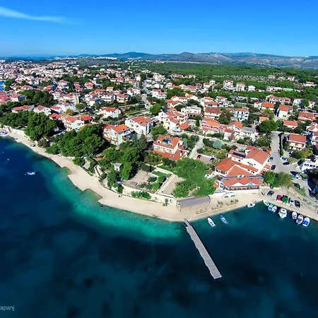 Nena Brodarica (Sibenik-Knin)